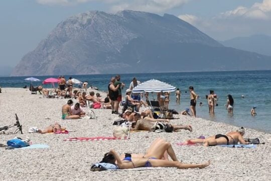 Ποδαρικό καλοκαιριού με 35άρια και μαζικές εξορμήσεις στις παραλίες – Η πρόγνωση για α’ δεκαήμερο Ιουνίου [βίντεο]