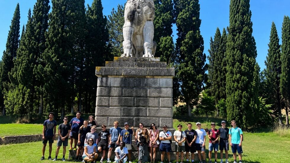 Ο Ροδίτης καθηγητής που έφερε στην Ελλάδα τα τελευταία 40 χρόνια πάνω από 6.000 Αμερικανούς φοιτητές