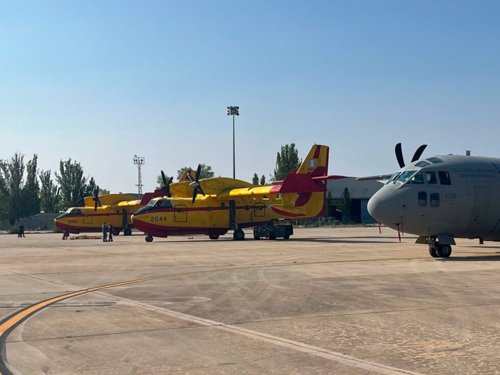 Δύο ελληνικά πυροσβεστικά αεροσκάφη επιχειρούν στις μεγάλες φωτιές της Ισπανίας [εικόνες – βίντεο]