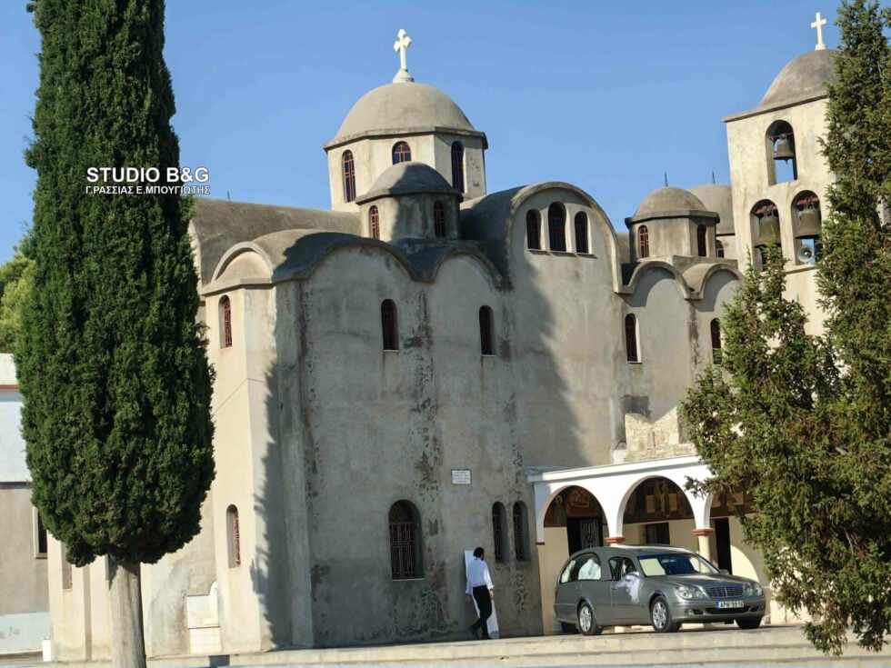 Άργος: Σε βαρύ κλίμα η κηδεία του 20χρονου Θοδωρή που σκοτώθηκε από αστυνομικούς [εικόνες – βίντεο]