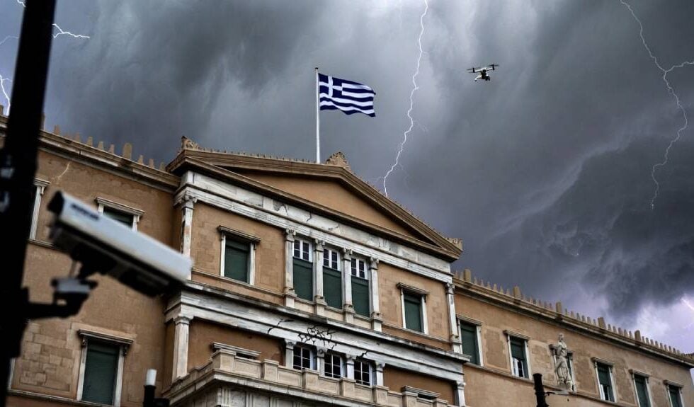 Η τριπλέτα της ανασφάλειας του Μητσοτάκη