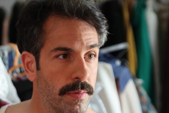 Αντώνης Κυριακάκης στην «Εφ.Συν.»: «Η κοινωνία μάς εκπαιδεύει να μη διεκδικούμε τίποτα»