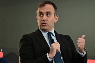Η αντιπαράθεση και η συγκυρία