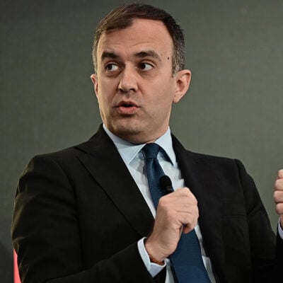 Η αντιπαράθεση και η συγκυρία
