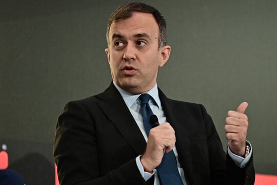 Η αντιπαράθεση και η συγκυρία