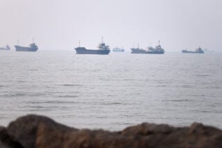 Πύρρειες νίκες στα Στενά του Ορμούζ