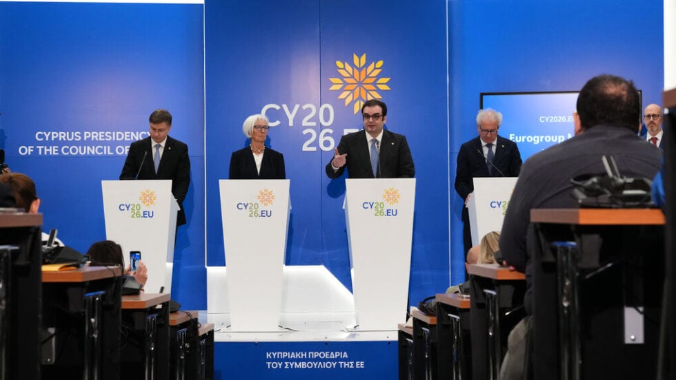 Προειδοποίηση ESM: Κίνδυνοι αστάθειας «κυκλώνουν» την ευρωζώνη