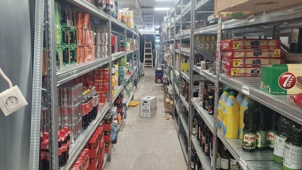 Κινδυνεύουν εργαζόμενοι μέσα σε μαγαζί-γιαπί επί της Λ. Μεσογείων