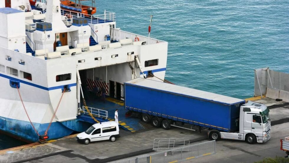 Γεμίζουν τουρίστες αλλά… ξεμένουν από προμήθειες