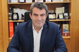 Εξέγερση «γαλάζιων» αυτοδιοικητικών για τον «κόφτη»