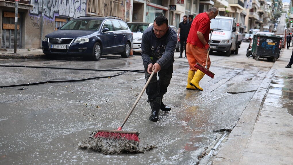 Τρόμος στην Κυψέλη για τον “Εγκέλαδο” Μετροπόντικα: Ρωγμές σε σπίτια από τα έργα του Μετρό [εικόνες]