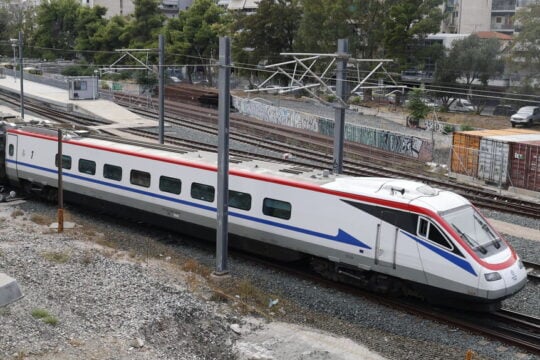 Η Hellenic Train αποσιώπησε φωτιά σε εμπορική αμαξοστοιχία
