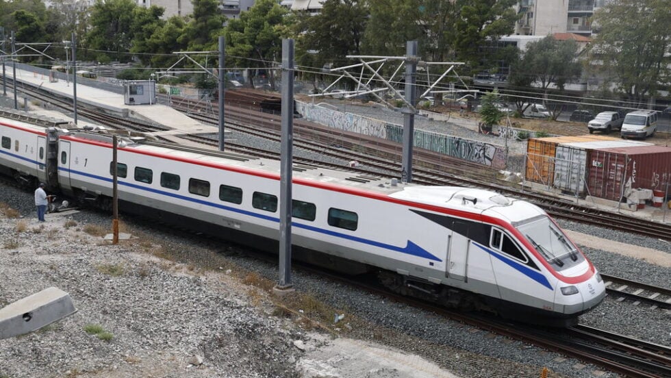 Η Hellenic Train αποσιώπησε φωτιά σε εμπορική αμαξοστοιχία