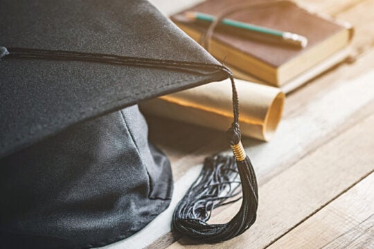 Παράνομα «κέντρα εκπαίδευσης ψυχοθεραπείας»: Έλεγχοι με καθυστέρηση από το υπουργείο Παιδείας