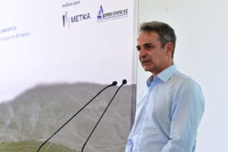 Κόμβος Σκαραμαγκά: Θριαμβολογία με την υπογραφή της σύμβασης – Αίνιγμα το εύρος της περιοχής που θα ευνοηθεί
