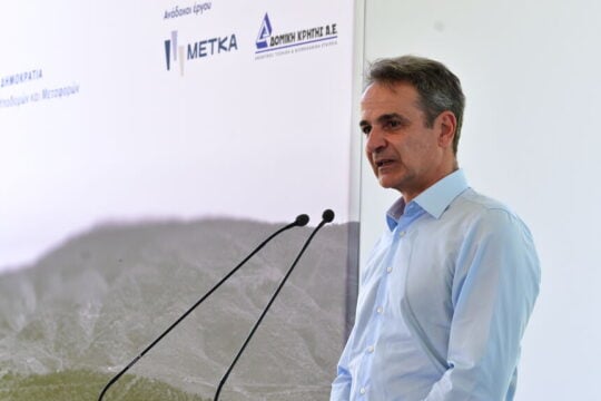 Κόμβος Σκαραμαγκά: Θριαμβολογία με την υπογραφή της σύμβασης – Αίνιγμα το εύρος της περιοχής που θα ευνοηθεί