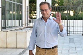 Ομοφοβικό παραλήρημα από συνήγορο του Λιγνάδη: «Σας πήγαν δύο φορές σε γκέι μπαρ και δεν σας έκανε εντύπωση;»