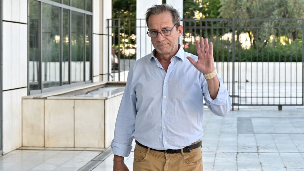 Ομοφοβικό παραλήρημα από συνήγορο του Λιγνάδη: «Σας πήγαν δύο φορές σε γκέι μπαρ και δεν σας έκανε εντύπωση;»
