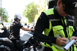 Ψηφιακές οι κλήσεις από την Τροχαία: Τέλος τα μπλοκάκια – Πώς θα γίνεται η πληρωμή
