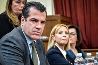 «Όχι» των δικηγόρων στο μπόνους για την απέλαση προσφύγων