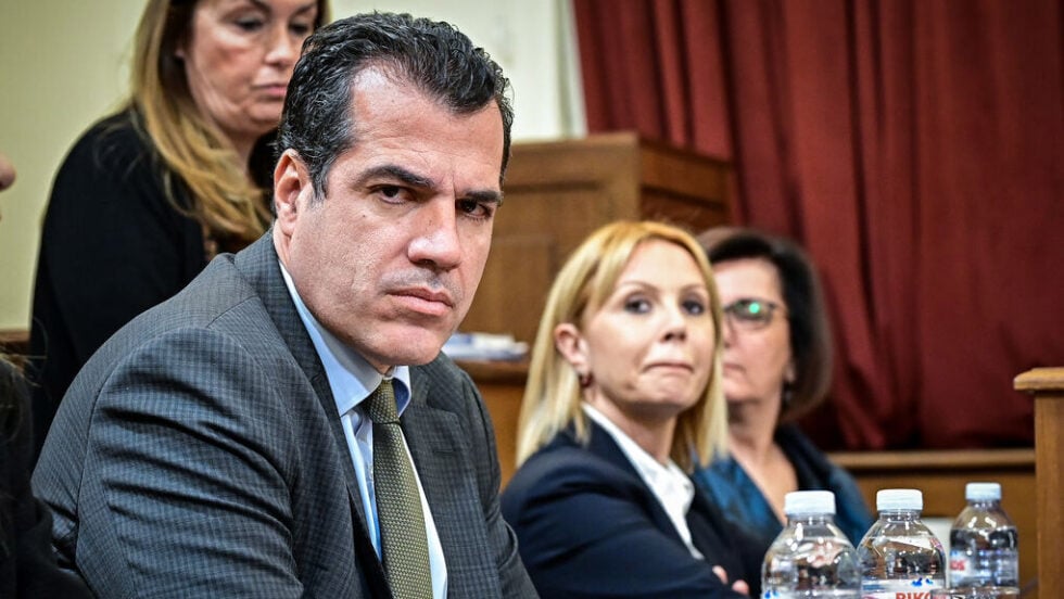 «Όχι» των δικηγόρων στο μπόνους για την απέλαση προσφύγων