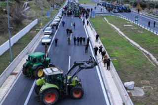 Στήνουν αγροτοδικεία για 200 από το μπλόκο της Σιάτιστας: Κλήσεις να καταθέσουν ως «ύποπτοι»
