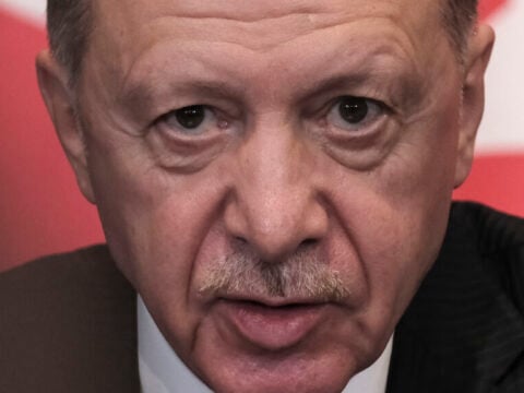 Ερντογάν: Ο «απαραίτητος σύμμαχος» που παίζει σε πολλά ταμπλό