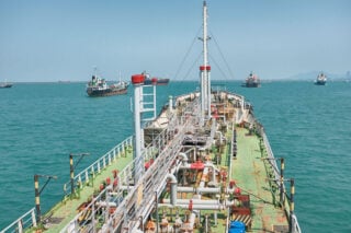 «Διόδια» 20% επιβάλλει ο Τραμπ στο Ορμούζ