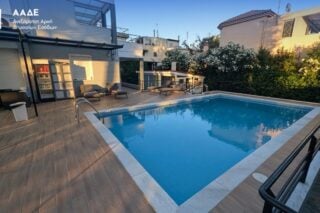 Δήλωνε άστεγη και έμενε σε βίλα με πισίνα – Στην τσιμπίδα της ΑΑΔΕ κύκλωμα φοροδιαφυγής άνω των 17 εκατ. ευρώ