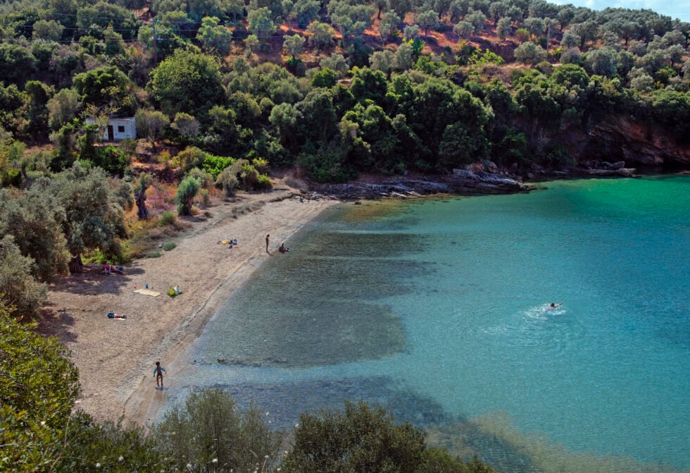 Το παραθαλάσσιο χωριό του Παγασητικού με τις κρυφές παραλίες και το μοναδικό ηλιοβασίλεμα