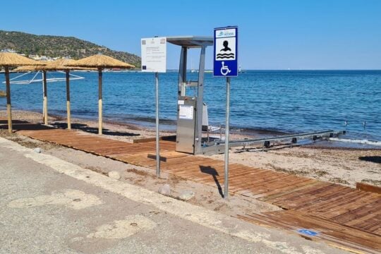 Όνειρο θερινής νυκτός οι παραλίες για άτομα με κινητικά προβλήματα