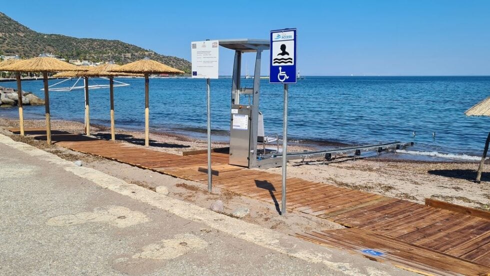 Όνειρο θερινής νυκτός οι παραλίες για άτομα με κινητικά προβλήματα