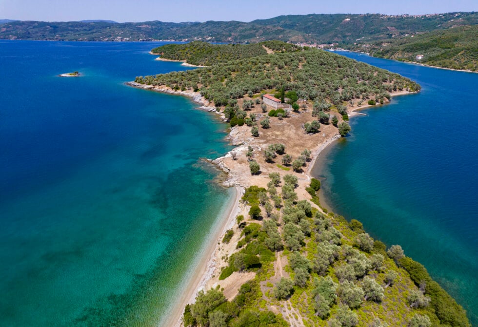 Το παραθαλάσσιο χωριό του Παγασητικού με τις κρυφές παραλίες και το μοναδικό ηλιοβασίλεμα