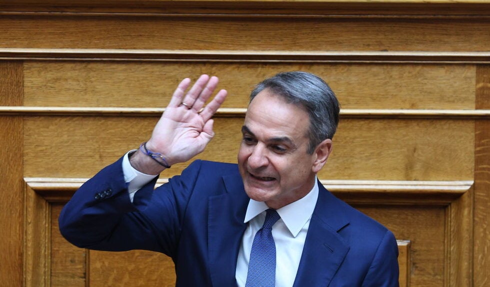 Σηκώνει… ψηλά τα περιστατικά πολιτικής βίας: Πώς το Μαξίμου συνδέει τις συλλήψεις για τη Μarfin με την επίθεση κατά της Βολουδάκη