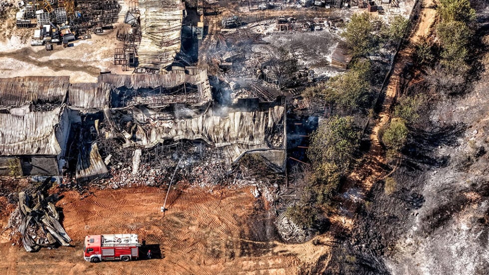 Παράθυρα και στόματα ερμητικά κλειστά