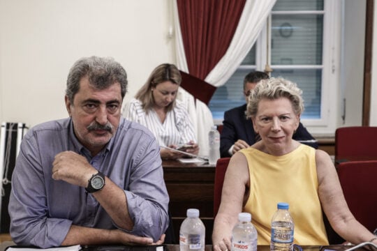 Δημόσιος καβγάς Ακρίτα – Πολάκη για τον ΣΥΡΙΖΑ: «Μην έρθεις να παίξεις, γιατί θέλω εγώ το κύπελλο»