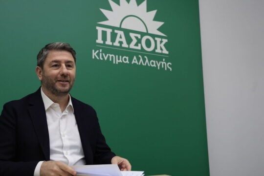 ΠΑΣΟΚ: Προγραμματική καταιγίδα με το βλέμμα στο φθινόπωρο