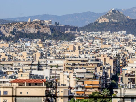 Εξωδικαστικός και για χρέη από 5.000 ευρώ: Πώς ωφελούνται 1 εκατ. οφειλέτες