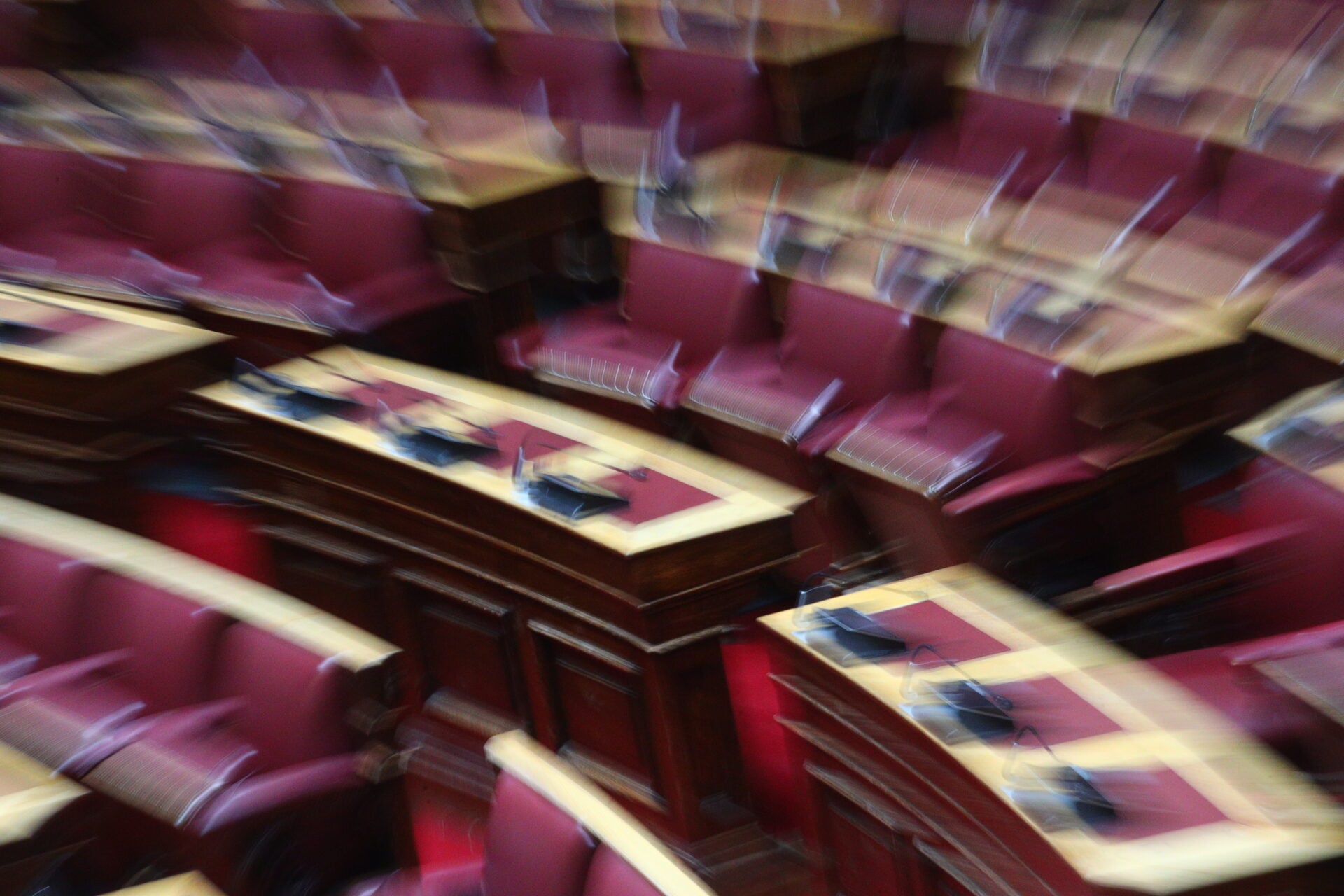 Τρία δομικά (και λειτουργικά) ελαττώματα της δημοκρατίας μας