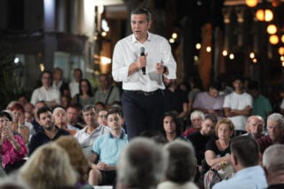 Επίθεση Τσίπρα στην κυβέρνηση από τη Λέσβο: «Ελλάδα της λαμογιάς ή Ελλάδα της παραγωγής;»