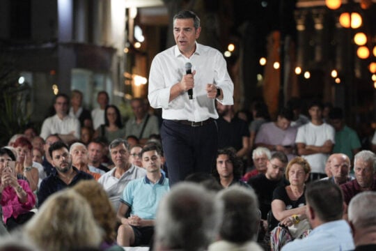 Επίθεση Τσίπρα στην κυβέρνηση από τη Λέσβο: «Ελλάδα της λαμογιάς ή Ελλάδα της παραγωγής;»
