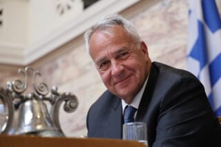Θα τους αφήσουμε να αλώσουν πάλι το φρούριό μας;