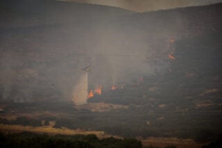 Πυρκαγιά στον Ασπρόπυργο – Μεγάλη κινητοποίηση από την Πυροσβεστική