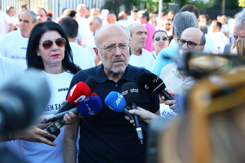 «Δεν σας φοβόμαστε»: Συγκέντρωση διαμαρτυρίας της ΝΔ στο Ιπποκράτειο Θεσσαλονίκης για τη Βάγια Νέστορα