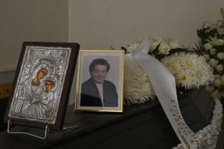 Μιχάλης Μόσιος: Συγκίνηση στην κηδεία του αγαπημένου «Ταμτάκου» – Συγγενείς, φίλοι και συνάδελφοι τον αποχαιρετούν