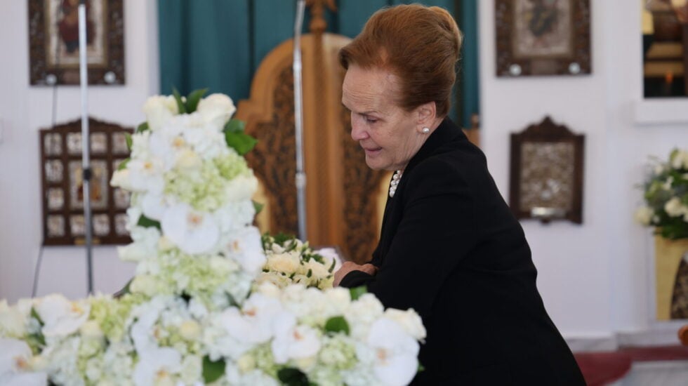 Βαρύ κλίμα στην κηδεία του Βασίλη Λεβέντη – Συντετριμμένη η οικογένειά του [εικόνες – βίντεο]