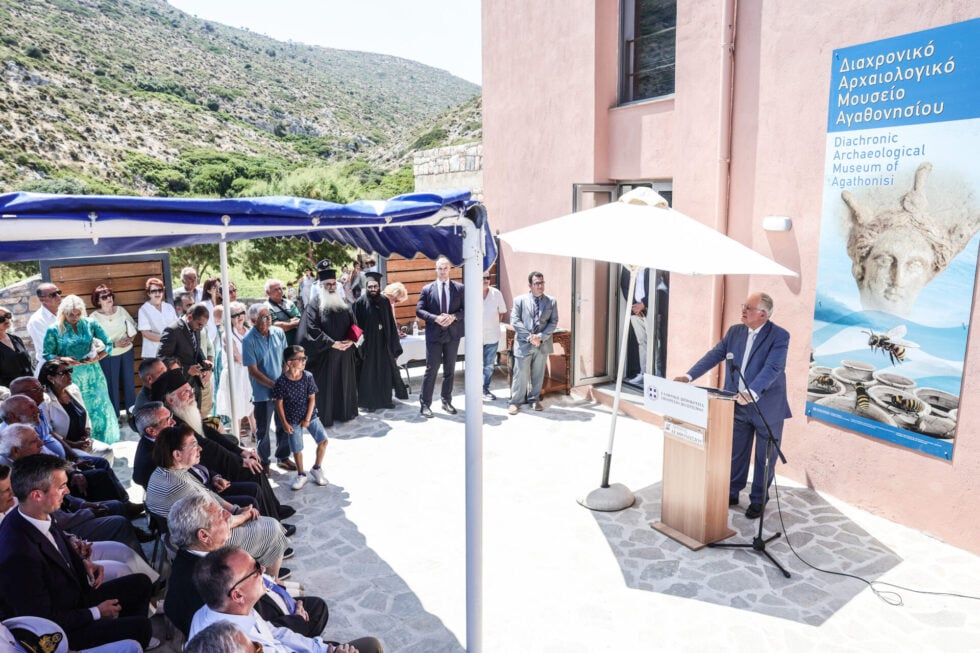 Ανακήρυξη του ΠτΔ σε επίτιμο δημότη Αγαθονησίου: «Η Ελλάδα αρχίζει από τους τόπους των συνόρων»