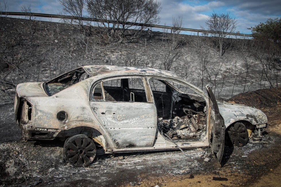 Ωραιόκαστρο: Από αυτοκίνητο ξεκίνησε η πυρκαγιά – Στον εισαγγελέα ο 76χρονος οδηγός [εικόνες – βίντεο]