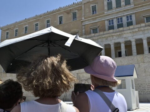Σε «Red Code» Αττική και άλλες δύο περιοχές – Εκτακτα μέτρα και απαγορεύσεις κυκλοφορίας