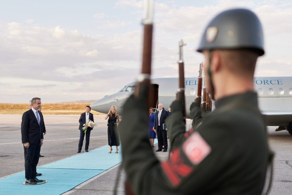 Ο Κυριάκος Μητσοτάκης στη Σύνοδο του ΝΑΤΟ: Η υποδοχή με λουλούδια και το δείπνο με τον Ερντογάν [εικόνες – βίντεο]